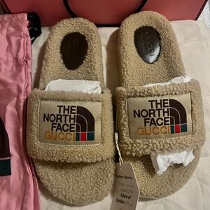 Gucci x The North Face Wool Slides
Unisex